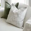 ⁦مجموعة جايس - وسائد من المخمل واللون الفضي-الرمادي⁩ - الصورة ⁦4⁩